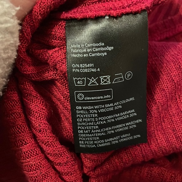 H&M Red lace up V neck croptop - Picture 8 of 8